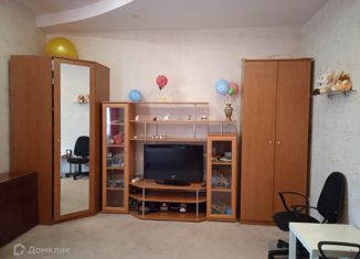 Продажа 1-ком. квартиры, 35 м2, Коммунар, Школьная улица, 15