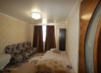 Продам комнату, 42 м2, Евпатория, улица Конституции, 32