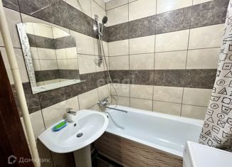 Продается 2-комнатная квартира, 51.2 м2, Балашов, улица Орджоникидзе, 1