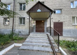 Продам 3-ком. квартиру, 63 м2, Тюменская область, Карская улица, 36