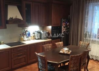 Продам 3-ком. квартиру, 108 м2, Санкт-Петербург, улица Шелгунова, 9к1, улица Шелгунова