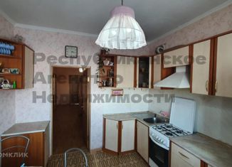 Продается четырехкомнатная квартира, 84 м2, Якутск, улица Газовиков, 25А, микрорайон Марха