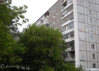 Продается 3-комнатная квартира, 58 м2, Екатеринбург, улица Серафимы Дерябиной, 21, улица Серафимы Дерябиной