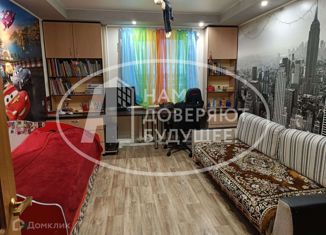 Продаю двухкомнатную квартиру, 49 м2, поселок Майский, Центральная улица, 14