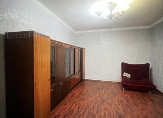 Продаю 1-комнатную квартиру, 38 м2, Нальчик, улица Морозова, 2, район Богданка