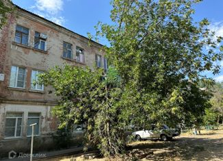Продам трехкомнатную квартиру, 70.5 м2, Астраханская область, улица Капитана Краснова, 32