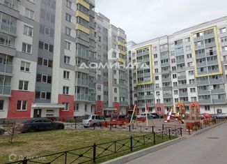 Продается трехкомнатная квартира, 77 м2, поселок Романовка, поселок Романовка, 9