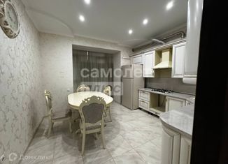 Продажа 2-комнатной квартиры, 90 м2, Армавир, улица Луначарского, 242