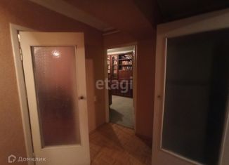 Продается трехкомнатная квартира, 62 м2, посёлок городского типа Куйбышево, улица Ленина, 90А