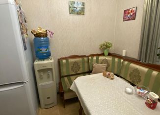 Продается 2-ком. квартира, 52 м2, Черкесск, улица Демиденко, 109, микрорайон Родина