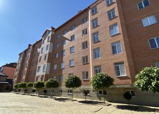 Продается трехкомнатная квартира, 80.9 м2, Нальчик, улица Головко, 200