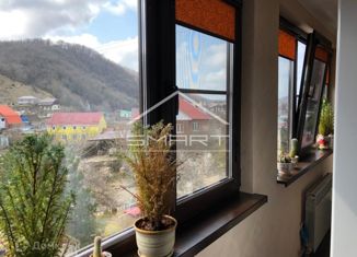 4-ком. квартира на продажу, 93.5 м2, поселок городского типа Новомихайловский, Садовая улица, 10