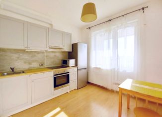 Сдается в аренду 1-ком. квартира, 38 м2, деревня Кудрово, Столичная улица, 4к4