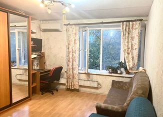 Продается 3-комнатная квартира, 67 м2, Москва, Рябиновая улица, 8к1, станция Рабочий Посёлок