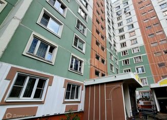 Продаю 3-комнатную квартиру, 77.5 м2, Москва, улица Адмирала Лазарева, 42, метро Улица Горчакова