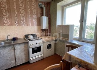 Продаю двухкомнатную квартиру, 46 м2, Нерехта, площадь 30-летия Победы, 3