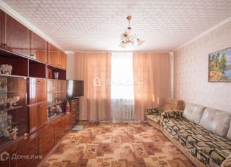 Однокомнатная квартира на продажу, 37 м2, Балаково, улица Братьев Захаровых, 4