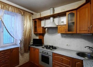 Сдается трехкомнатная квартира, 64 м2, Вологодская область, улица Маршала Конева, 8А