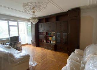 Продается 4-комнатная квартира, 85 м2, Нальчик, улица Осипенко, 26, район Затишье