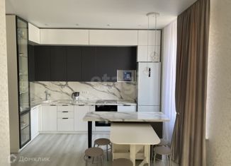 Сдаю квартиру студию, 35 м2, Сургут, улица Игоря Киртбая, 27