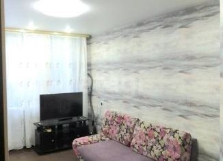 Продаю 2-ком. квартиру, 47 м2, поселок городского типа Разумное, улица Скворцова, 1