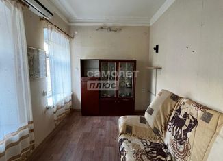 Продается двухкомнатная квартира, 29 м2, Астрахань, улица Фиолетова, 7