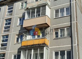 3-комнатная квартира на продажу, 47.9 м2, поселок городского типа Новогуровский, Железнодорожная улица, 30