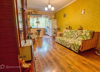 Продаю 4-комнатную квартиру, 71 м2, Алушта, Судакская улица