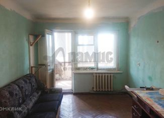 Продаю 3-ком. квартиру, 65 м2, Владикавказ, улица Кесаева, 133