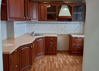 Продаю 3-комнатную квартиру, 68 м2, Екатеринбург, улица Бебеля, 114, улица Бебеля