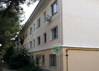 Продается 5-комнатная квартира, 100 м2, Геленджик, улица Пушкина, 9