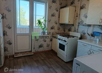 Продажа 2-комнатной квартиры, 54 м2, Киров, улица Екатерины Кочкиной, 8