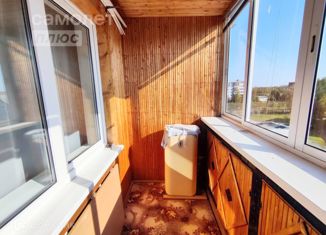 Продаю 2-ком. квартиру, 49 м2, Ростов, 2-й микрорайон, 4