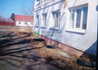 Продажа 2-комнатной квартиры, 63 м2, поселок городского типа Горьковское, улица Маяковского, 27