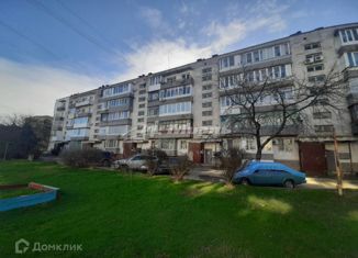 Продается 3-комнатная квартира, 70.2 м2, поселок городского типа Новофёдоровка, Севастопольская улица, 4