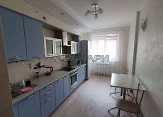 Сдам в аренду 2-ком. квартиру, 73 м2, Красноярск, улица Авиаторов, 27, ЖК Ковчег