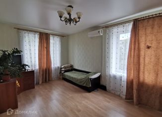 Четырехкомнатная квартира на продажу, 93.4 м2, Волгоградская область, улица Петра Гончарова, 8