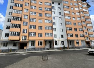 Продаю 1-комнатную квартиру, 38 м2, Белореченск, улица Луначарского, 118А