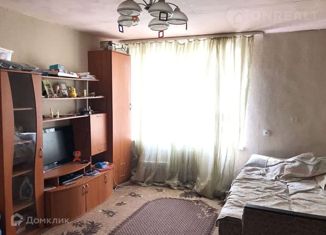 Продаю 1-ком. квартиру, 38 м2, Ржев, Автодорожная улица, 3