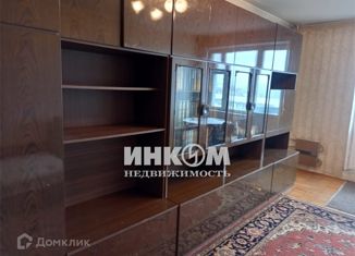 Сдаю в аренду комнату, 75 м2, Москва, улица Исаковского, 4к2, метро Мякинино
