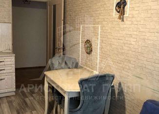 Продажа двухкомнатной квартиры, 56 м2, поселок городского типа Свободы, проспект Калинина, 158