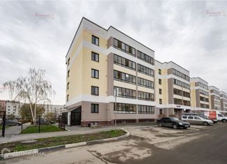 Продажа 2-комнатной квартиры, 61 м2, Свердловская область, улица Исакова, 18