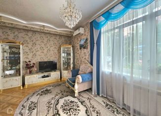 Продается двухкомнатная квартира, 72 м2, Краснодарский край, улица Бытха, 8
