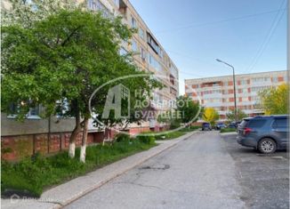 Продажа 1-ком. квартиры, 34 м2, Добрянка, улица Карла Маркса, 82/3