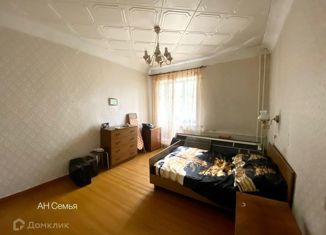 Двухкомнатная квартира на продажу, 55 м2, посёлок Исеть, улица Мира, 1