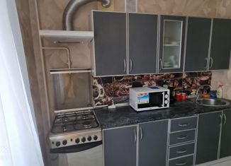 Сдается в аренду 2-ком. квартира, 60 м2, Севастополь, улица Александра Маринеско, 14