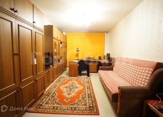 Продам трехкомнатную квартиру, 64 м2, Москва, Чертановская улица, 33к2, метро Пражская