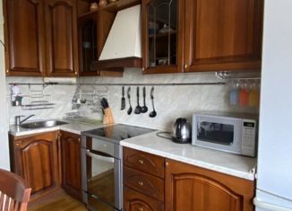 Продажа 2-ком. квартиры, 54 м2, Москва, улица Адмирала Лазарева, 8, метро Бульвар Адмирала Ушакова