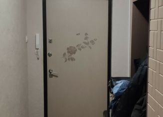 Продаю 2-комнатную квартиру, 51.1 м2, Артёмовский, Банковская улица, 8