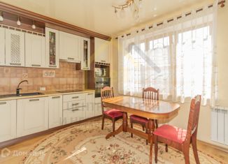 Продается 3-комнатная квартира, 99.6 м2, Челябинск, улица Комарова, 127, Тракторозаводский район